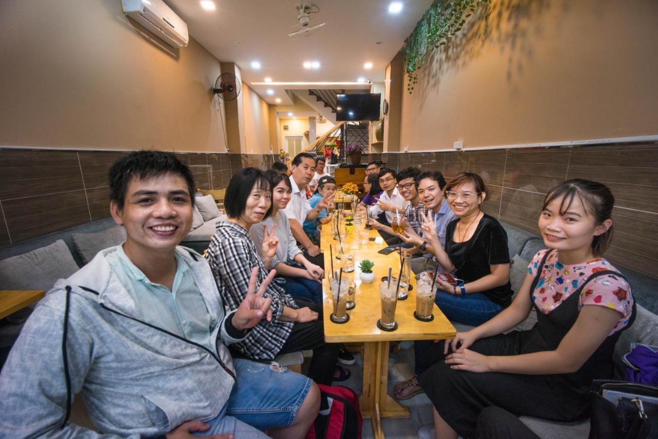 Language Exchange Hostel 1 Хошимин Экстерьер фото