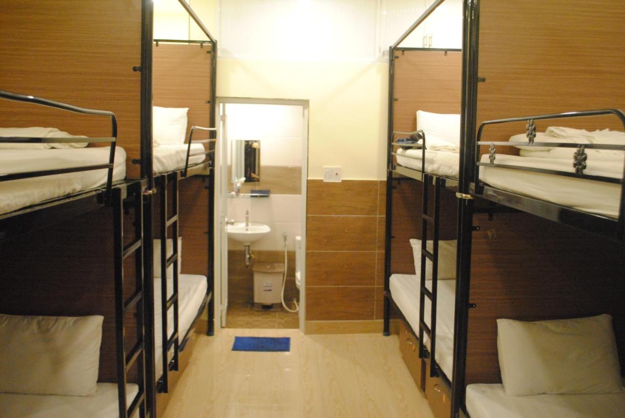 Language Exchange Hostel 1 Хошимин Экстерьер фото